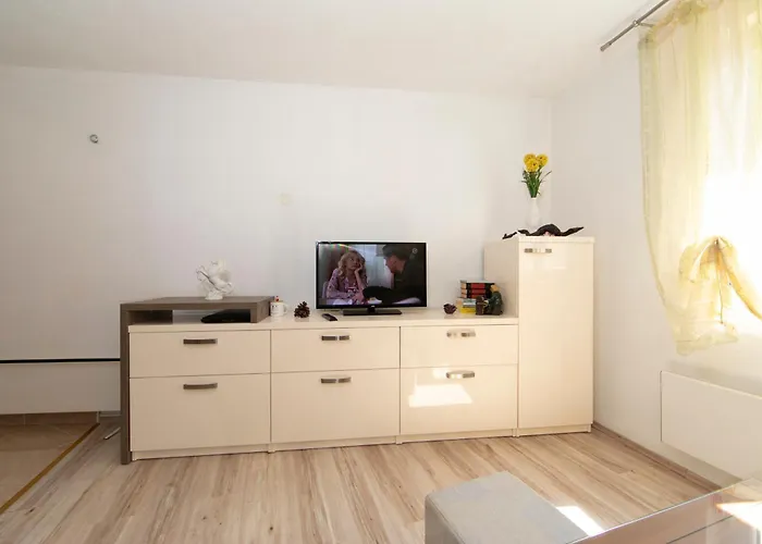 Apartmani Darinka Апартаменты Башка-Вода