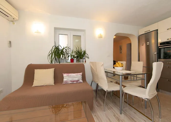Apartmani Darinka Апартаменты *
