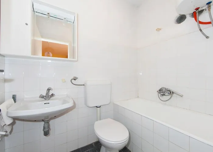 Apartmani Darinka Апартаменты Башка-Вода