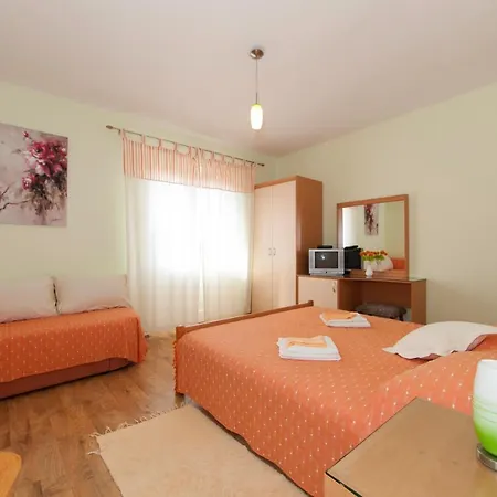 Apartmani Darinka * Baška Voda